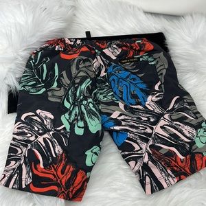 Finger In The Nose Woven Surf Bermudas Trunk Boy’s Medium 4-5 Years Old